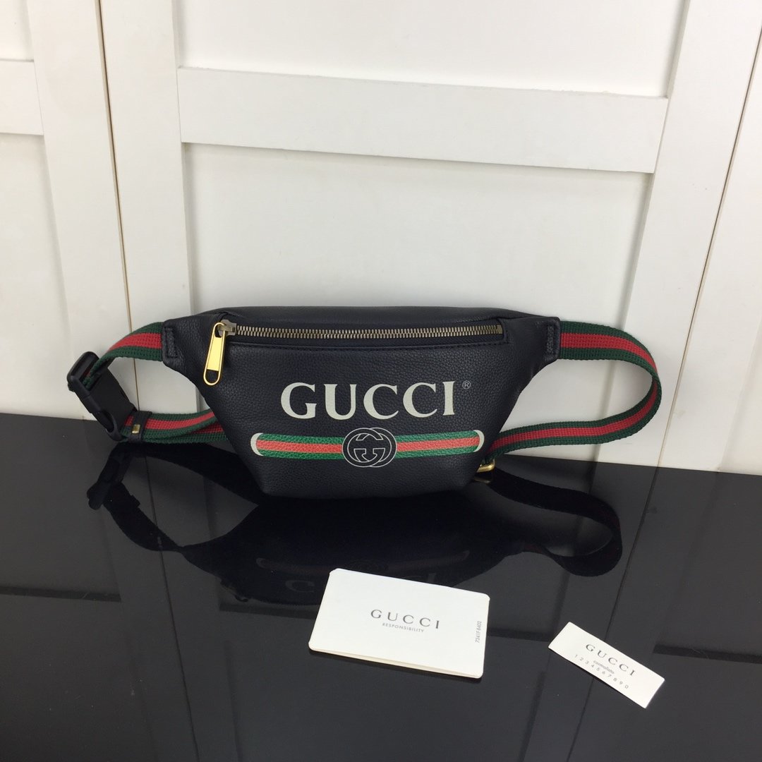 olcson GUCCI Black Leather Gucci Print Small Belt Bag 527792 elado Uzlet utanzat budapest replika Celine ov Yves Saint Laurent magyarorszag Prada webaruhaz Alexander McQueen napszemuveg