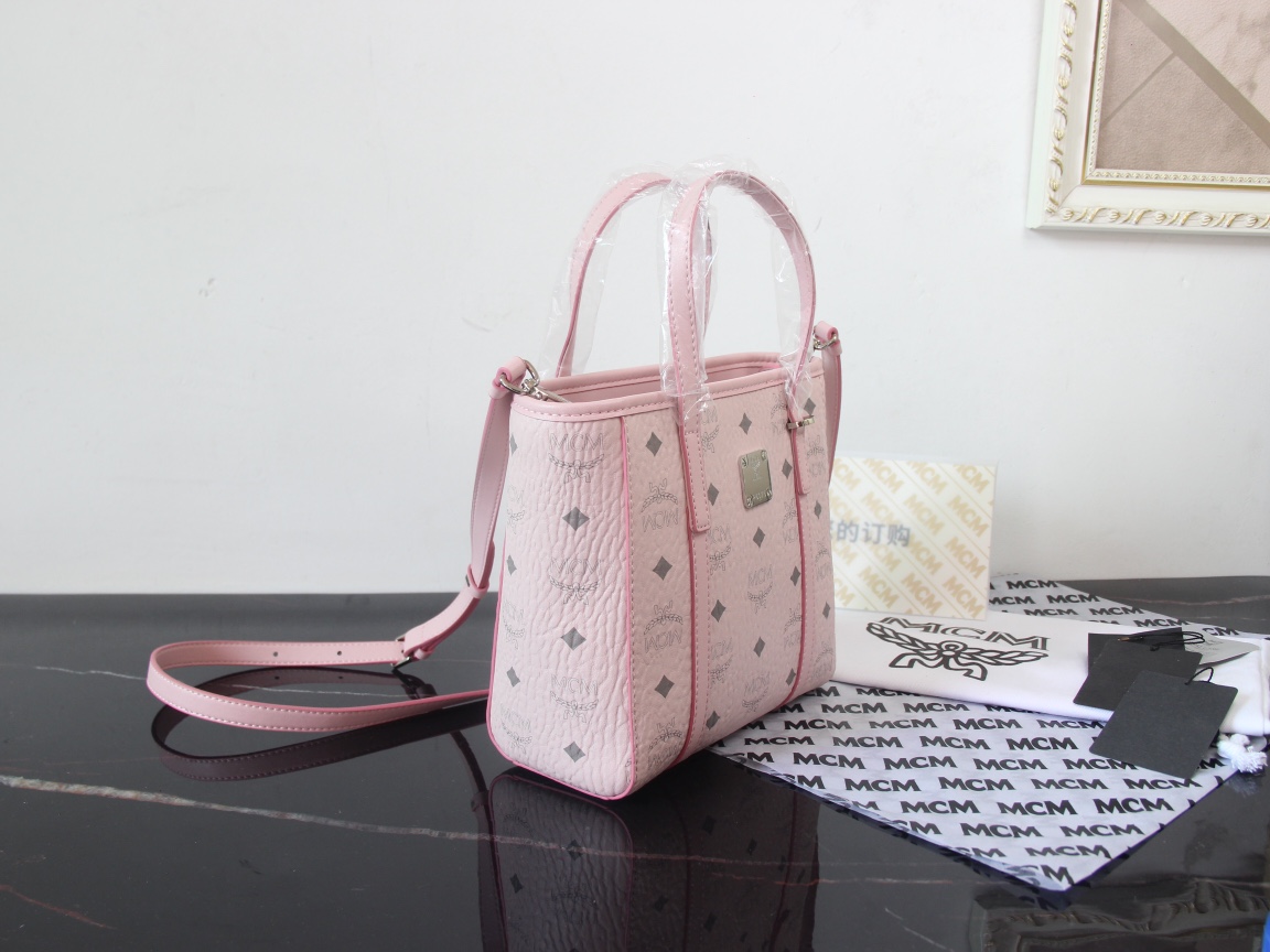 olcson MCM Mini Shopping Bag Pink elado Uzlet utanzat budapest replika Celine ov Yves Saint Laurent magyarorszag Prada webaruhaz Alexander McQueen napszemuveg