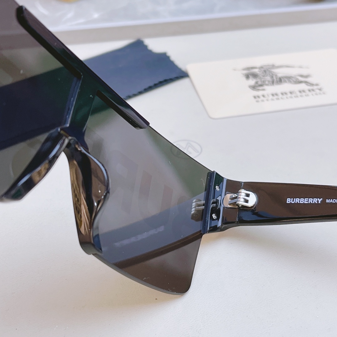 olcson Burberry Sunglasses BE4291 elado Uzlet utanzat budapest replika Celine ov Yves Saint Laurent magyarorszag Prada webaruhaz Alexander McQueen napszemuveg